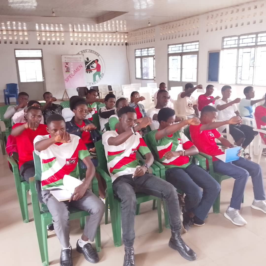 cndd_fddburunga's tweet photo. Kuwa2/3/2026 #imbonerakure zigize antenne #Rutana ziga mu makaminuza atandukanye ari  @Bujaprov2025 bakoranye muntumbero yo gupanga akarere: mu kwiga ivyoteza imbere igihugu,n'ugukora  imigambi yo kwiteza imbere ,bakanashima kandi l'ETA mveyi l'ETA nkozi kumigambi myiza yakoze. https://t.co/pDADvYwG5v