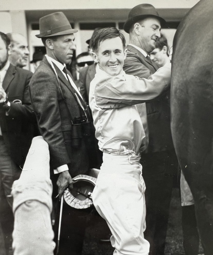 Form Focus tweet media