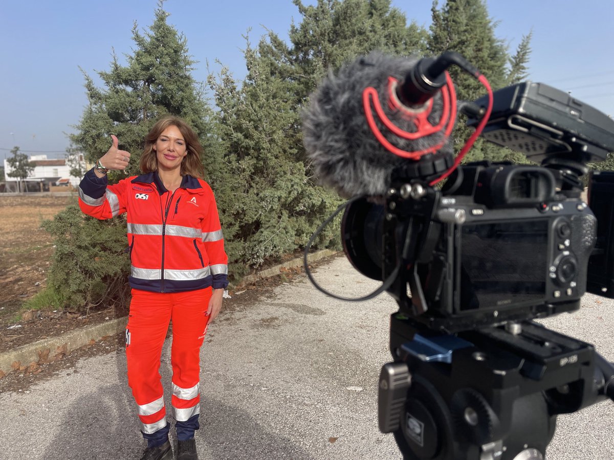IsaNestares's tweet photo. Compartimos con l@s andujareń@s preparativos de la #RomeríaVirgendelaCabeza para disfrutar de forma segura y saludable del camino que llevará a miles de peregrin@s hasta #LaMorenita #ReinadeSierraMorena el último
fin de semana de abril @Luisa1511699 @canalsur @canalsaludaldia https://t.co/hVi1jUHWes
