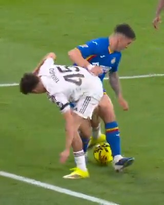 لا يعرف معنى "الكرة الضائعة".. تياغو بيتارك يقاتل حتى النفس الأخير 