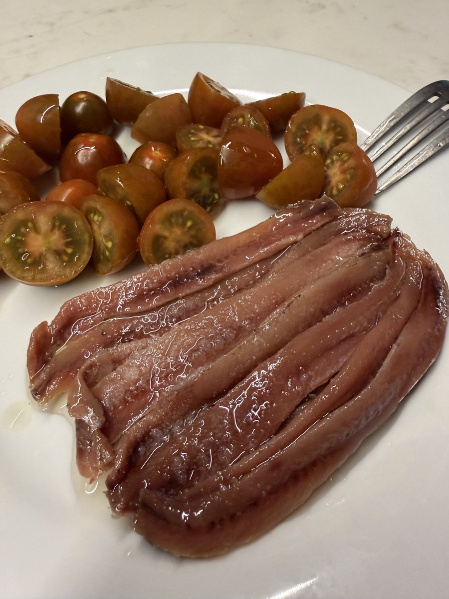 calidadenlatada's tweet photo. Anchoas del Cantábrico “Serie Oro” de #ElMenú y noche de fútbol con el #RealMadrid… ¿Quién da más? Pruébalas!! 😉
#calidadenconserva #comerrico #gourmet #ciudadreal #toledo #RealMadridGetafe https://t.co/t1JDZauncr