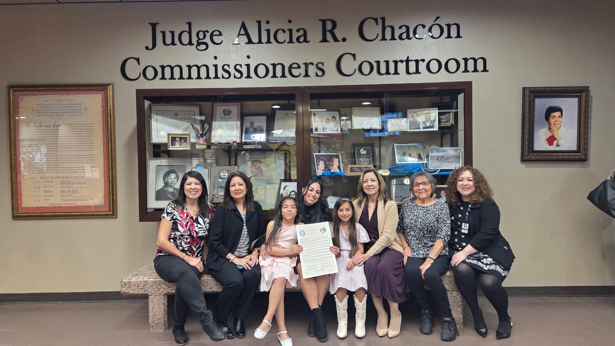 KristalNance's tweet photo. Thank you to the El Paso County Commissioners Office for the honor and recognition for teacher of the year! I am blessed to have had my family and Hanks administration alongside me this morning. ❤️ https://t.co/Wp2wP0qdbB