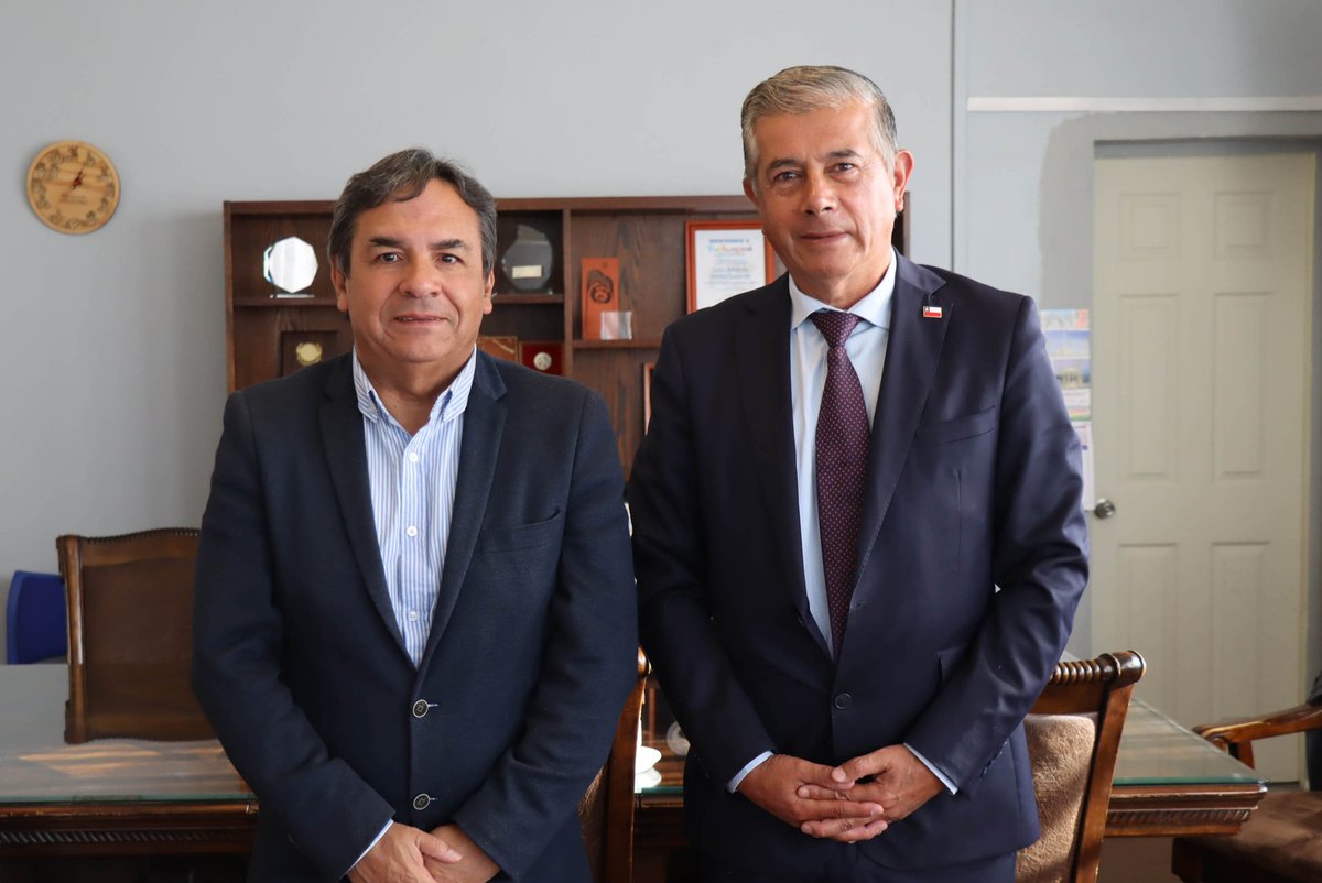 grupolibracl's tweet photo. Nuevo Delegado Presidencial de Valparaíso, Manuel Millones, inició en Quillota reuniones protocolares con autoridades El recientemente anunciado Delegado Presidencial Regional de Valparaíso, Manuel Millones Chirino, inició este lunes una ronda de reuniones protocolares. https://t.co/0wVnv2B27J