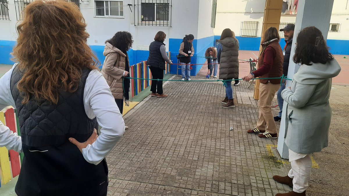 Patios Y Parques Dinámicos tweet media