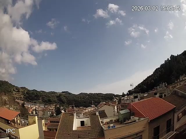 MeteoAdM's tweet image. #Bonvespre des de la part alta d'#ArenysdeMunt Avui, un dilluns marcat per la ☁️ entre var. i abundant i una temperatura més baixa que ahir (14,5°C màx. /5,3°C mín) 👇