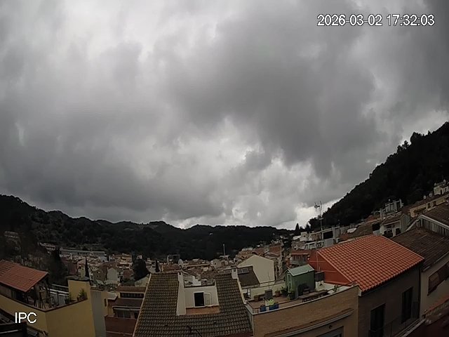 MeteoAdM's tweet image. #Bonvespre des de la part alta d'#ArenysdeMunt Avui, un dilluns marcat per la ☁️ entre var. i abundant i una temperatura més baixa que ahir (14,5°C màx. /5,3°C mín) 👇