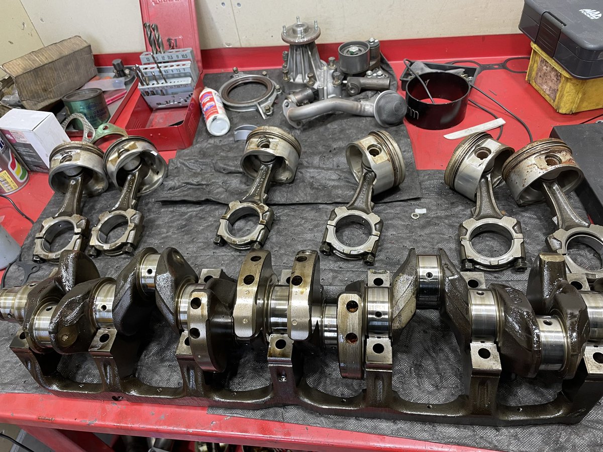 garuda_max's tweet image. 集中豪雨による半水没から奇跡の復活を遂げたヤンキーパープル号です😊

#33の日
#R33 
#GTR