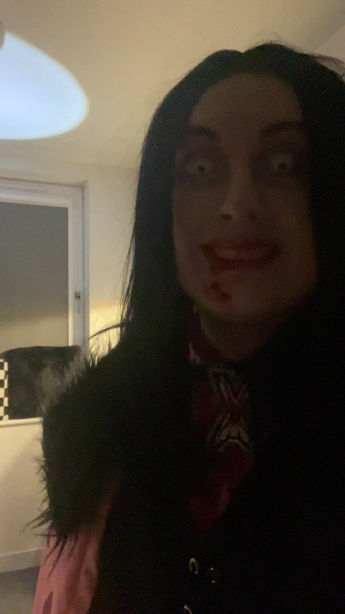 sno (beesburycel 🐝) tweet media