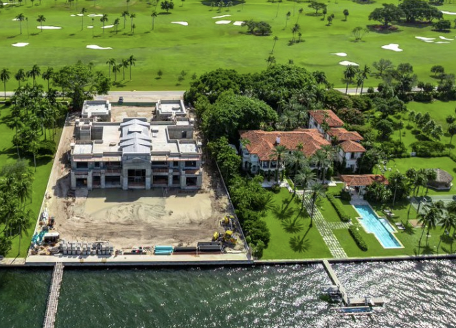 AutismCapital's tweet photo. @StockMKTNewz Imagine spending $170M to have a neighbor. https://t.co/NkZFWtX9Gp