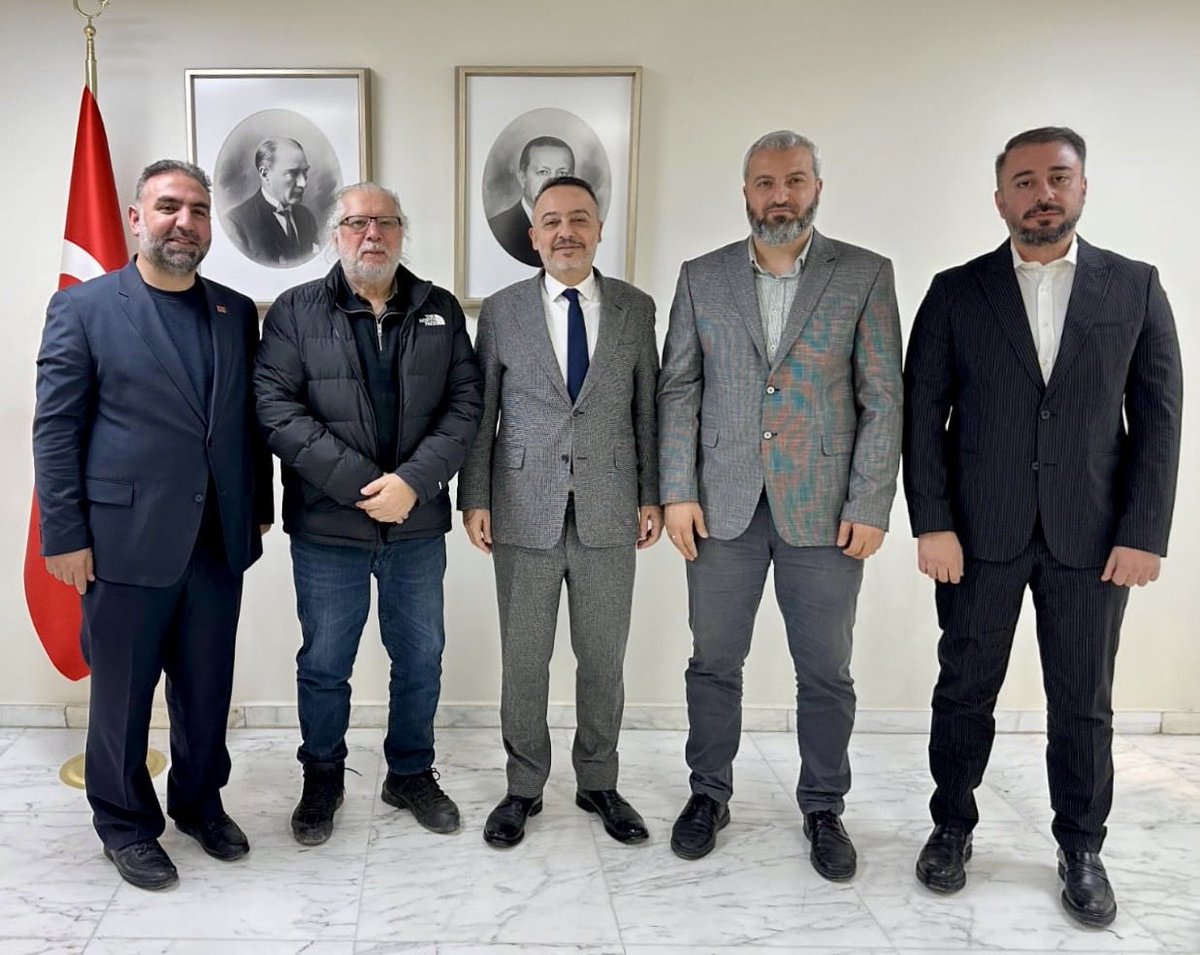 Büyükelçi Dr. <a href="/nuhyilmaz/">Nuh Yılmaz</a>, <a href="/ihhinsaniyardim/">İHH</a> Vakfı heyetiyle görüşerek, Suriye'deki faaliyetleri hakkında  bilgi almıştır.