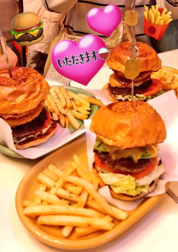 hiruminakongwon's tweet photo. ハンバーガーとても美味しかったので他のも食べてみたいし、柴田監督と同じバーガーも食べてみたいです。
今度はドラマと同じ昼間に行ってみます😋🍴💕
#ytv未成年 #OurYouth #本島純政 #UNCHAIN_DINER https://t.co/4strARYYXZ