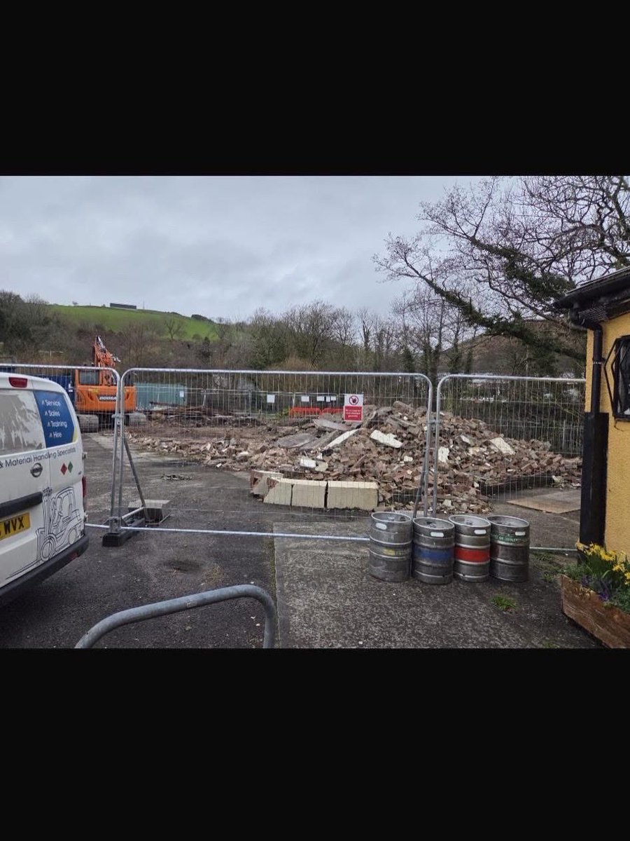 Demolition of the old pavilion has been completed today.

While the old changing rooms held unforgettable memories, the new one’s will create them! 

Exciting times ahead for the Football Club🔴⚫️