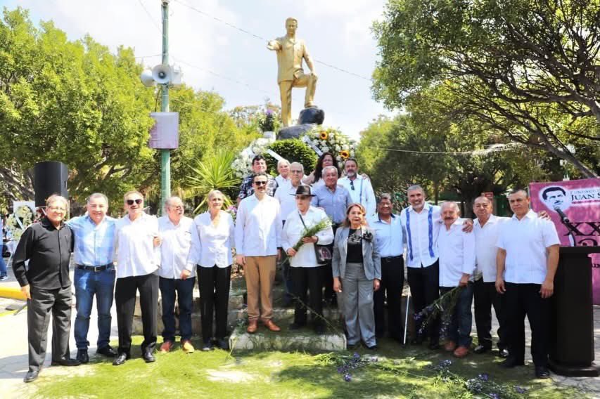TorresAngelC's tweet photo. Participamos en la conmemoración del XXXIX Aniversario Luctuoso de Don Juan Sabines Gutiérrez. Recordamos su legado y su aportación a la vida pública de Chiapas, reconociendo la huella que dejó en la historia de nuestro estado. Honrar su memoria es reafirmar nuestro compromiso con los valores y el desarrollo de Chiapas.