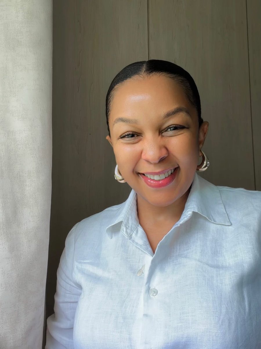 Zama Ngcobo shows off her face without make up.