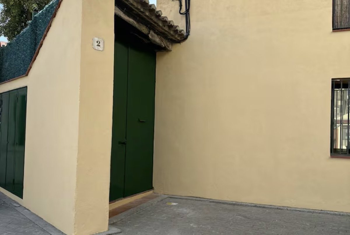 🔴 ÚLTIMA HORA| El govern del PP a #Badalona ha anunciat que prohibirà els pisos turístics a la ciutat, durant el ple municipal. La decisió arriba després d’una moció dels grups municipals de l’oposició per posar fi als habitatges d’ús turístic al municipi.