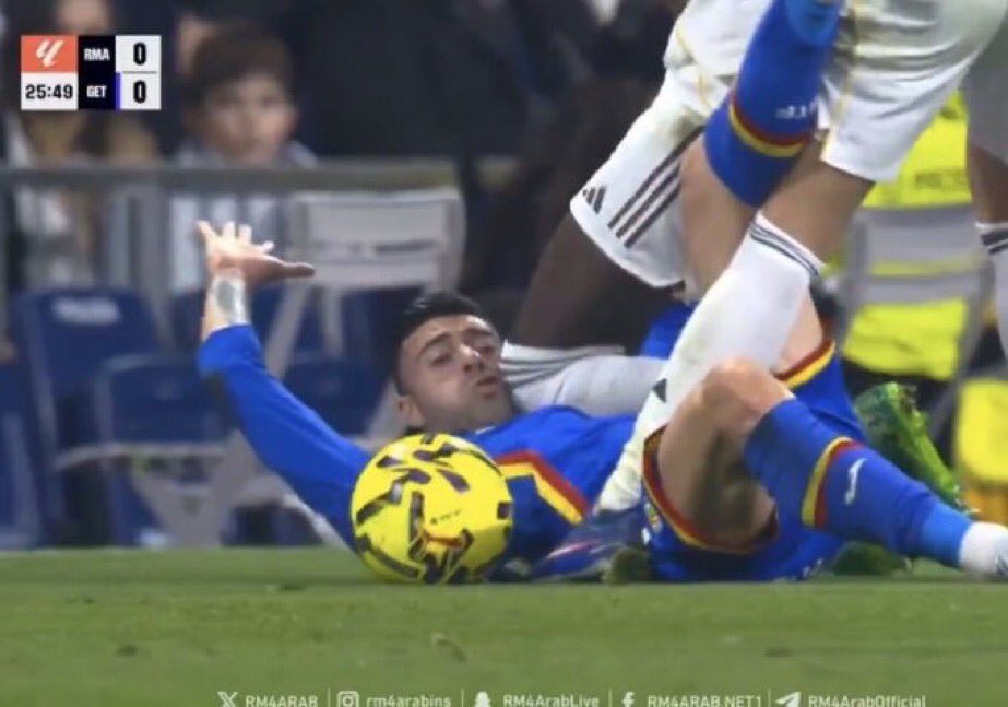 Real Madrid vs Getafe.

Le ha soltado un rodillazo en toda la cara Rüdiger a Rico de locos, pero como era la segunda amarilla, no ha habido cojones a expulsarle, que vergüenza <a href="/CTARFEF/">CTA</a> <a href="/rfef/">RFEF</a>