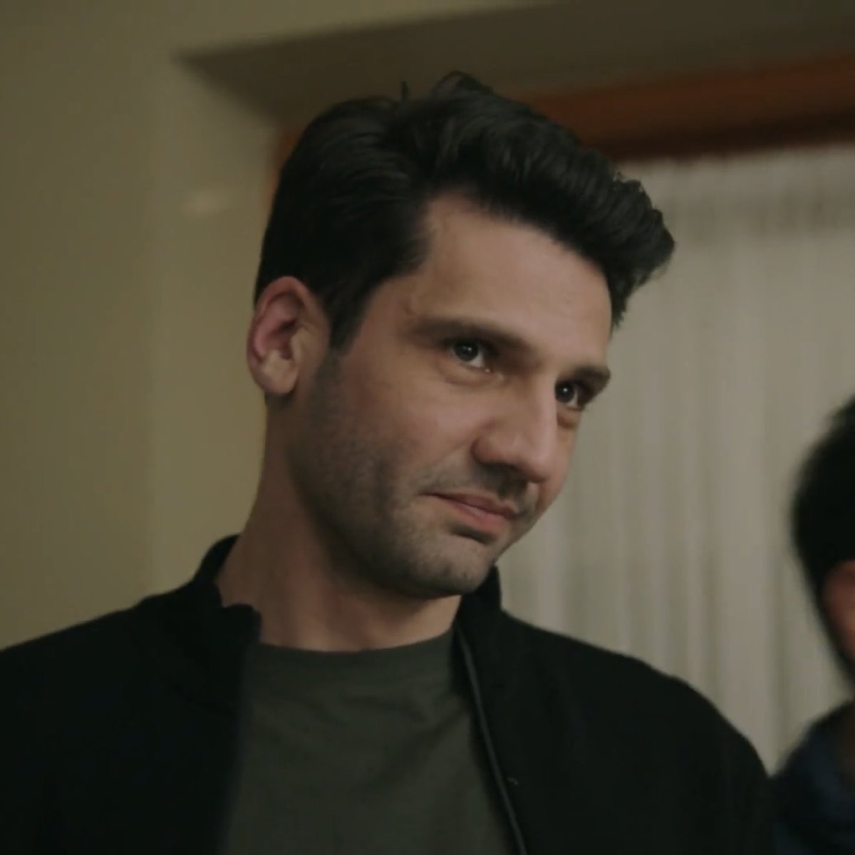 рони tweet media