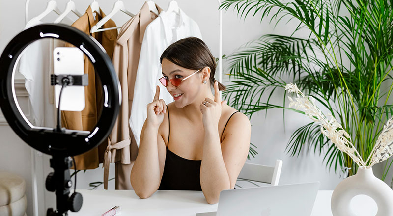 technocio's tweet image. #Tendencias #another #comerciodigital #CreacióndeContenido ¿Eres creador de contenido? 5 consejos de un experto para crecer, colaborar y evolucionar en la nueva era digital: La viralidad ya no paga las cuentas. En 2026, el ecosistema digital es más… dlvr.it/TRFm1P