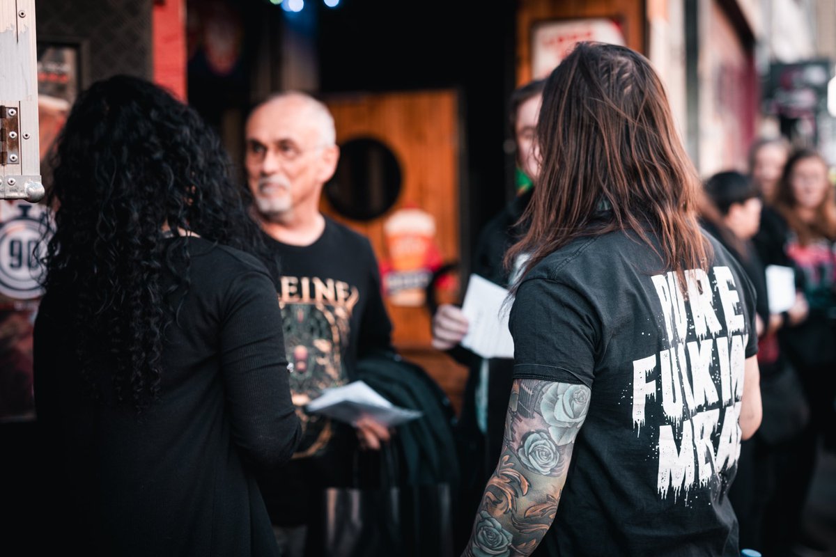EleineOfficial's tweet photo. VIP Meet &amp; greet upgrades are out NOW! 🔥

👑 Secure your VIP upgrade today: https://t.co/bSOzI7EFdg 

We are offering you a VIP upgrade for our meet &amp; greets around Europe! Only 25 spots available per city 🤘
We'll see you there legions! 🤘
❗️Note: This is an upgrade only❗️ https://t.co/eFeflGZsoB