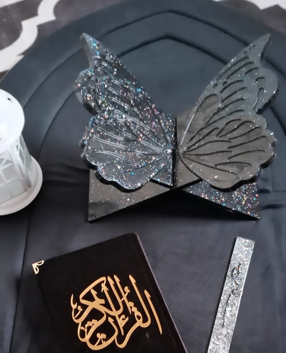 bint_khlfan's tweet photo. إِنْ ضِاقَتِ الأَيَّامُ فَالله وَاسِعُ و إِنْ غَابَتِ الأَحلامُ يَأْتِ بِهَا اللّٰه

#صباح_الخير
#رمضان_بالخير_يجمعنا https://t.co/T5fDi2lj5z