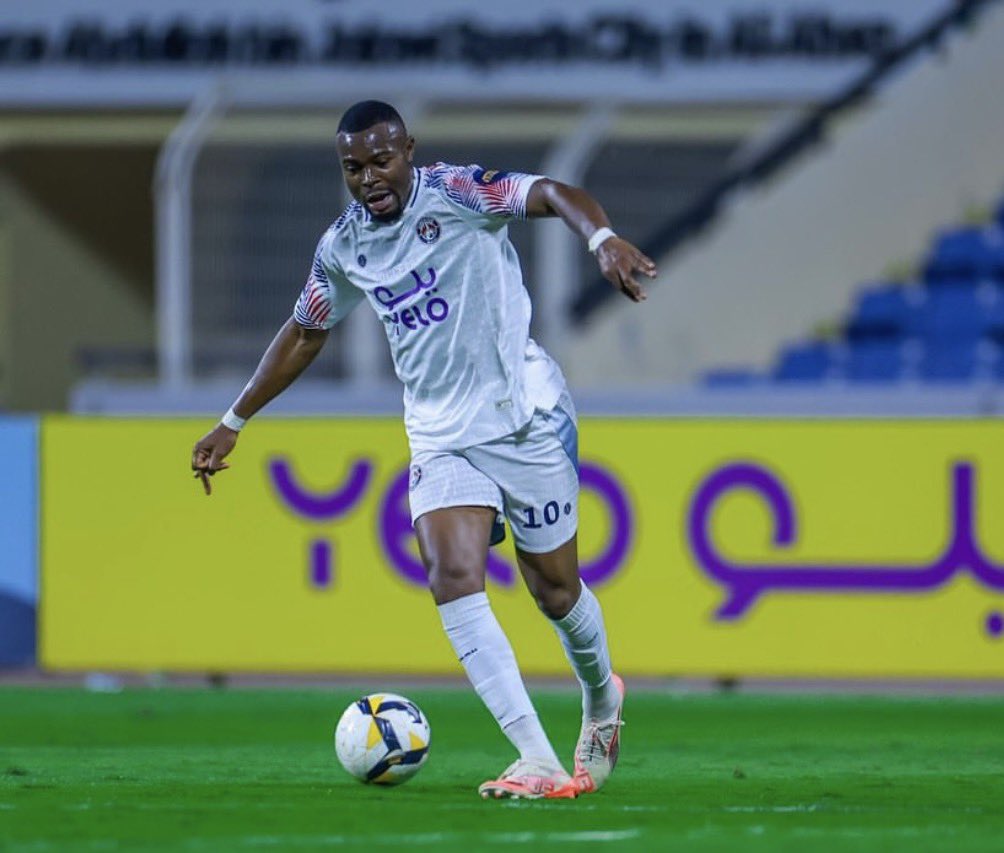 Ranga Chivaviro proving doubters wrong. 🔥

Since leaving Kaizer Chiefs ➡️ Free Agent ➡️ Al Adalah:

19 Games
⚽ 9 Goals
🅰️ 1 Assist
🎯 10 G/A

⏱️ A goal involvement every 138.5 minutes.

⭐️No player at the club has more G/A this season.

Good to see him finding form again. 👏⚽