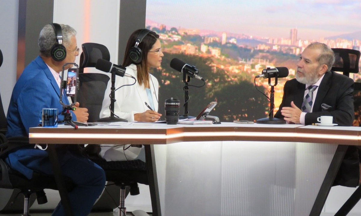 DaniAlex0's tweet photo. 🗣️ Para Johel Orta, la Ley de Amnistía es una pieza clave para alcanzar la verdadera reconciliación política en Venezuela. El analista asegura que es momento de avanzar hacia el entendimiento nacional. 🤝🇻🇪
​Entérate de los detalles: 🔗 https://t.co/Mqmz3psgw3 https://t.co/8ZL6Jd9W9y