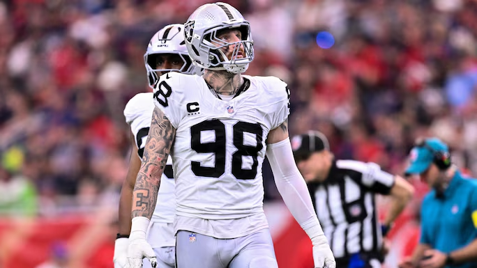 smarshxo's tweet image. Bleacher Report proposes a new trade for the #NEPats to get Maxx Crosby

PATRIOTS GET: 
DE Maxx Crosby

RAIDERS GET: 
2026 Round 1 Pick
2027 Round 2 Pick
EDGE Harold Landry III

How would you feel about this trade?