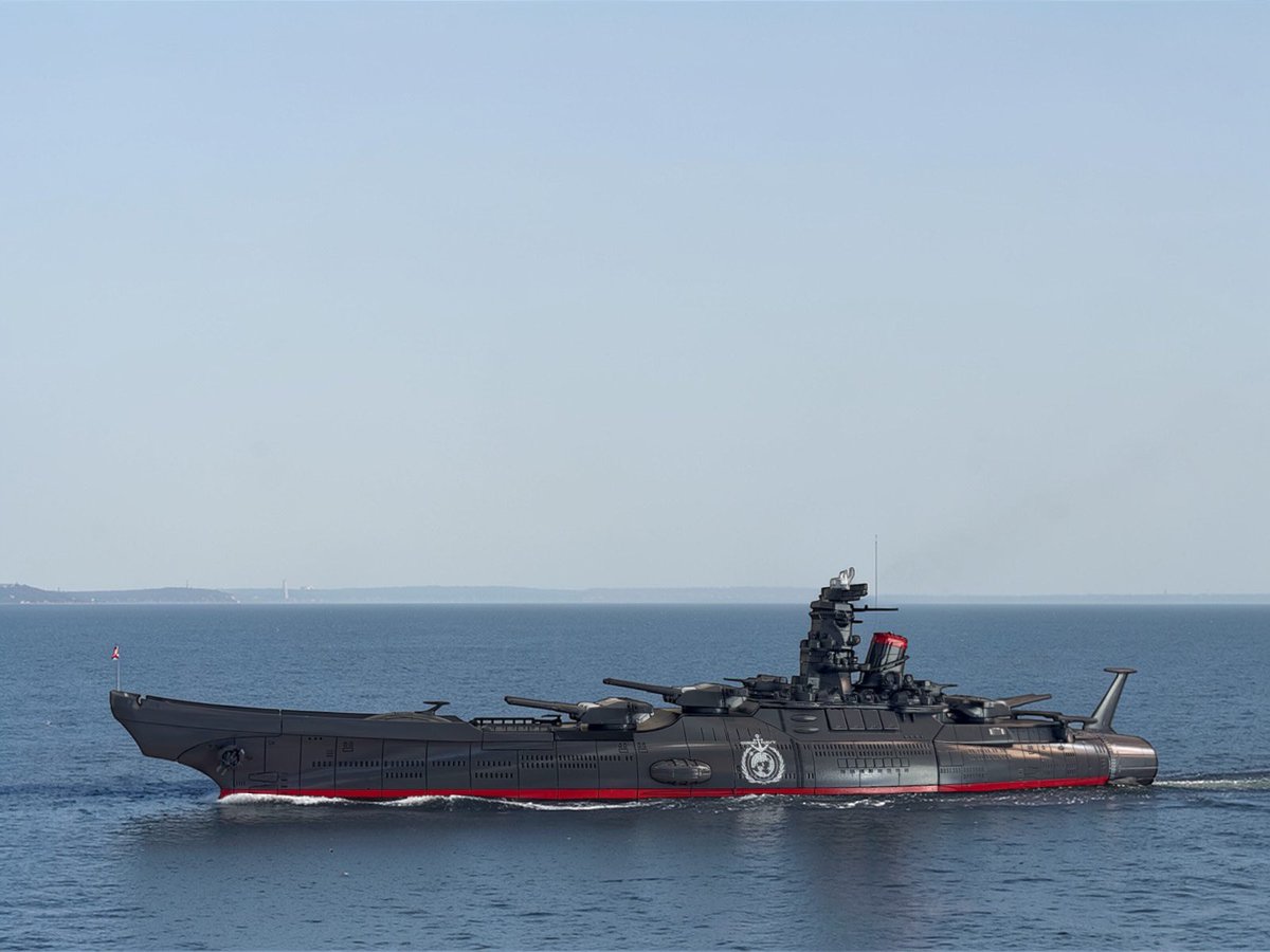 これを見た人は背景が海の画像を貼れ