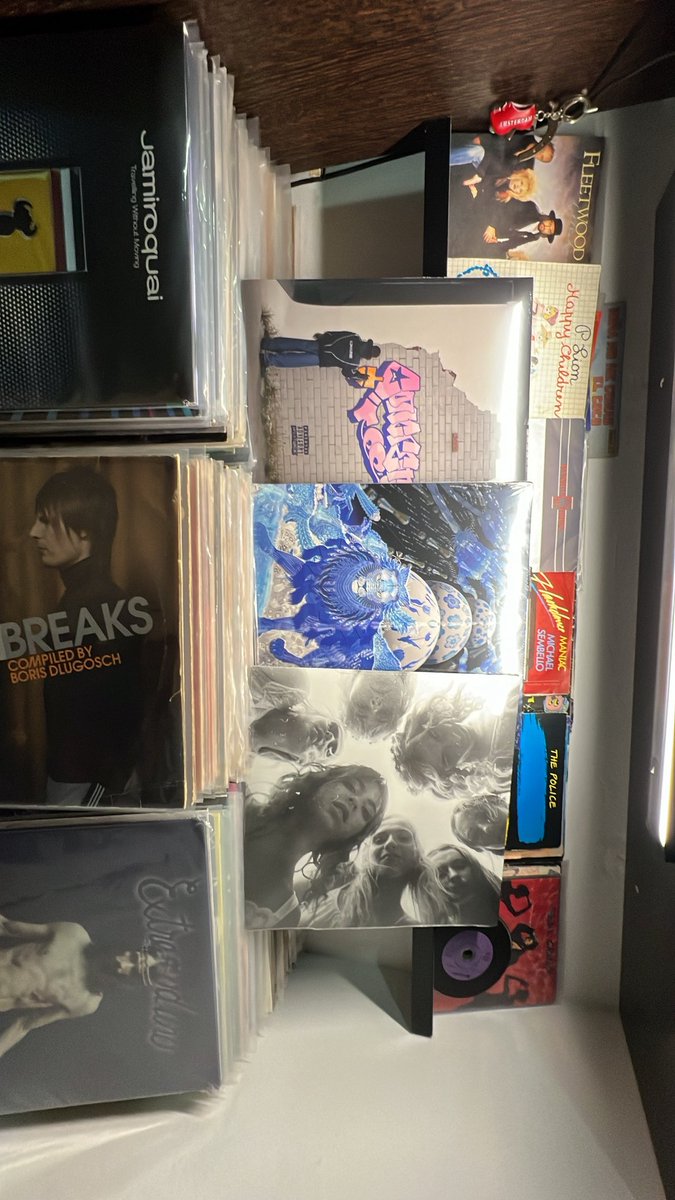 Robertolv09's tweet photo. 3 de los álbumes más bonitos de mi colección 🩷💙🩶 @odiosiempregana https://t.co/iMT22WCIIQ