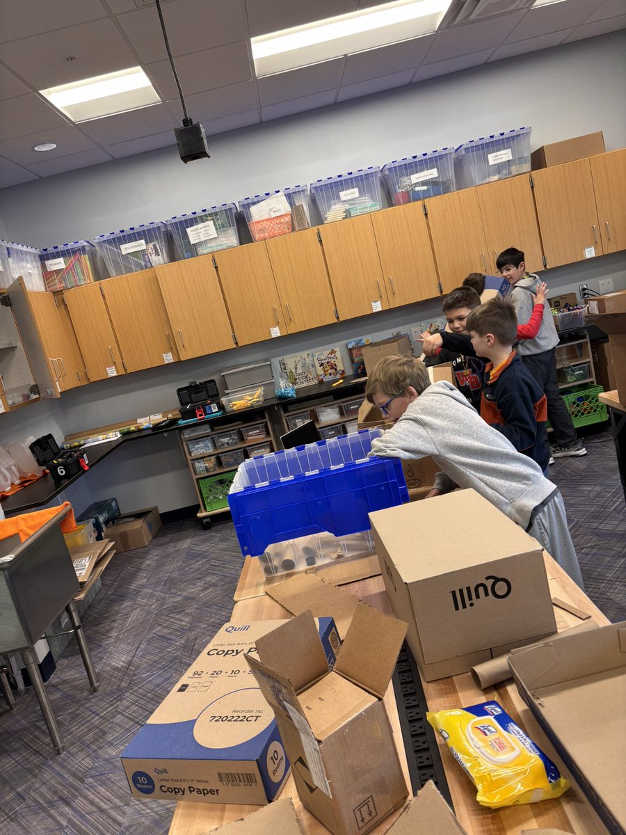 ThorntownES's tweet photo. Robotics club is designing a putt putt course for Dash with Thorntown landmarks! https://t.co/ZBX2EG2NJI