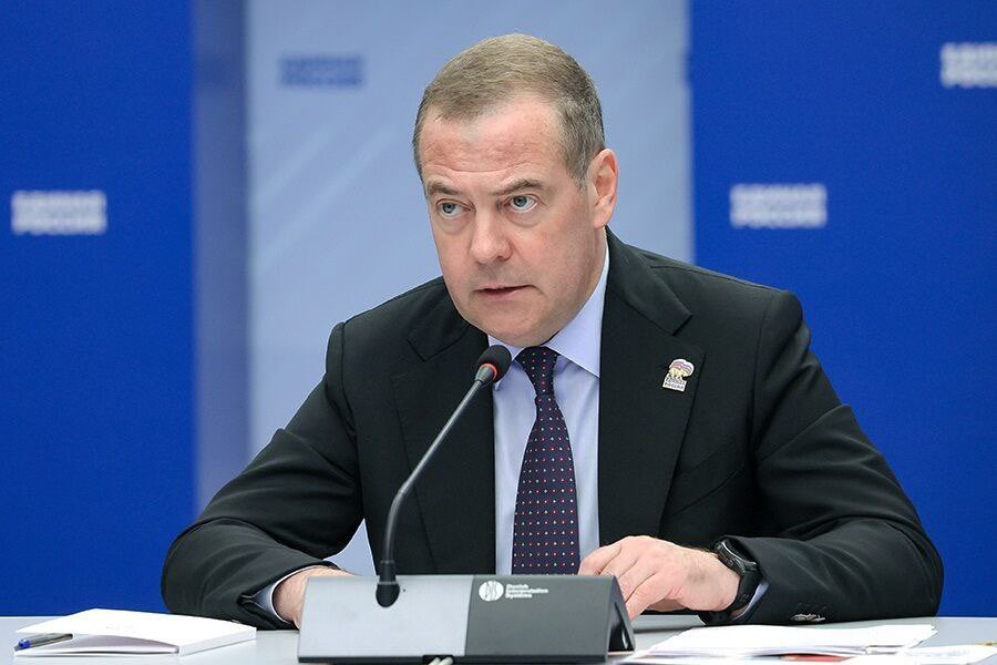 Medvedev:

“The fact that the Iranians have not yet seriously responded to this action by the US and Israel does not mean they have few options; rather, they know how to be patient.

Trump made a big mistake by attacking Iran.”

What exactly has Russia given Iran that he is not