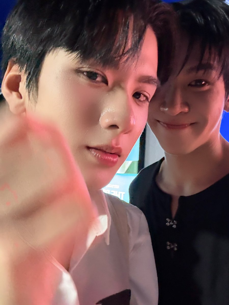 สวัสดีตอนเช้า

Mr. Fanboy Q2
#รักสุดใจนายแฟนบอยQ2