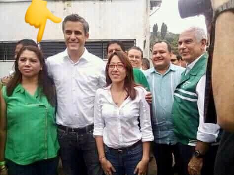 MayaTulia's tweet photo. @GodotNayra 🤣🤣🤣🤣 la camaleona https://t.co/DgFYm0OTPF