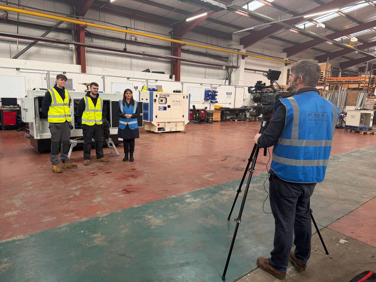 PamGosalMSP's tweet image. Great to out locally in Milngavie today for #ScotAppWeek26 at the @DTGenHQ meeting apprentices, touring their workshops and discussing the future of the business with a focus on training.

Proud to see their tailored approach with @sectt628 &amp;amp; @skillsdevscot as partners.