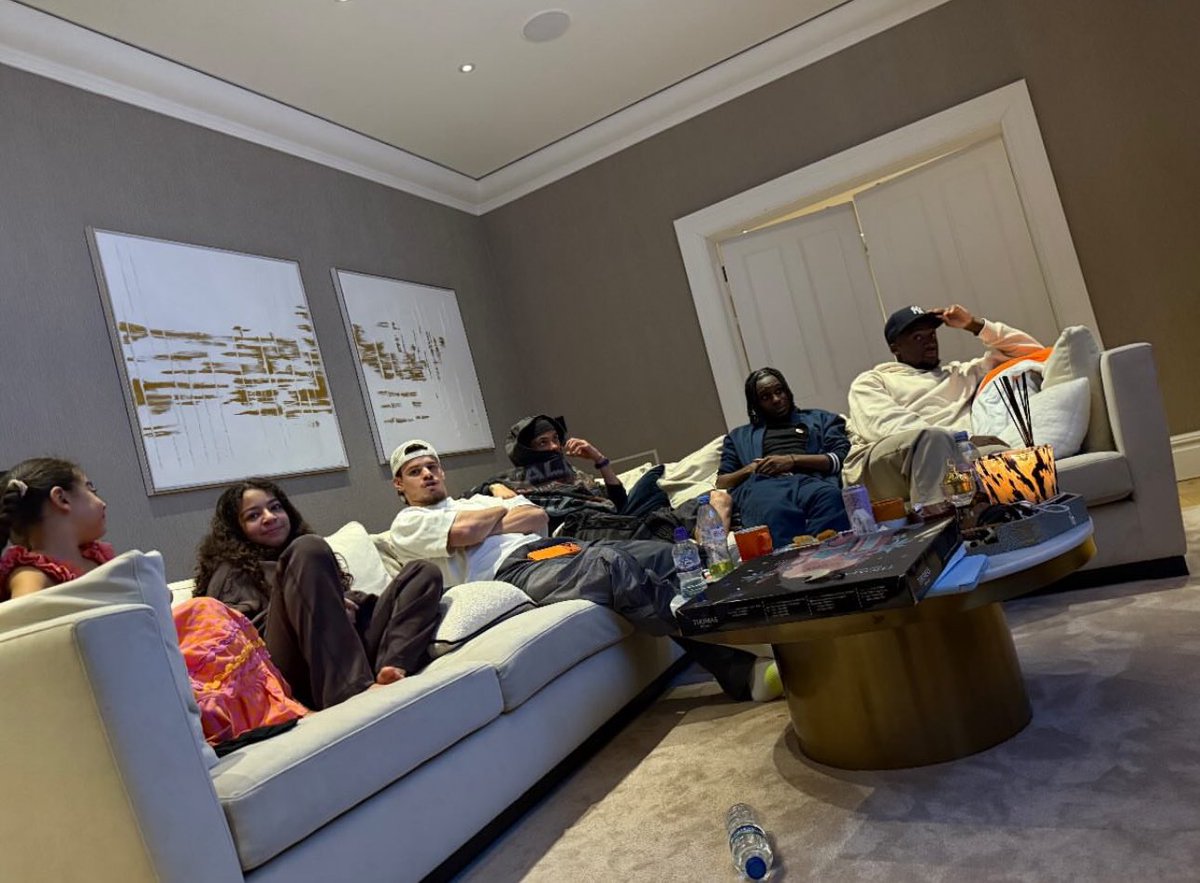 عمرو tweet media