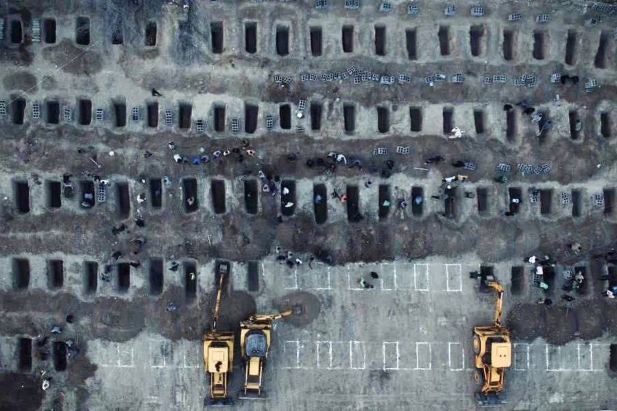 Bu fotoğraf ABD-İsrail’in eseri!

İran Dışişleri Bakanı Irakçi, ABD-İsrail ortak bombardımanında bir ilkokulda katledilen 160’tan fazla kız çocuğu için kazılan mezarların fotoğrafını yayınladı: "İşte Bay Trump'ın vaat ettiği ‘kurtarma'nın gerçekte nasıl göründüğü."