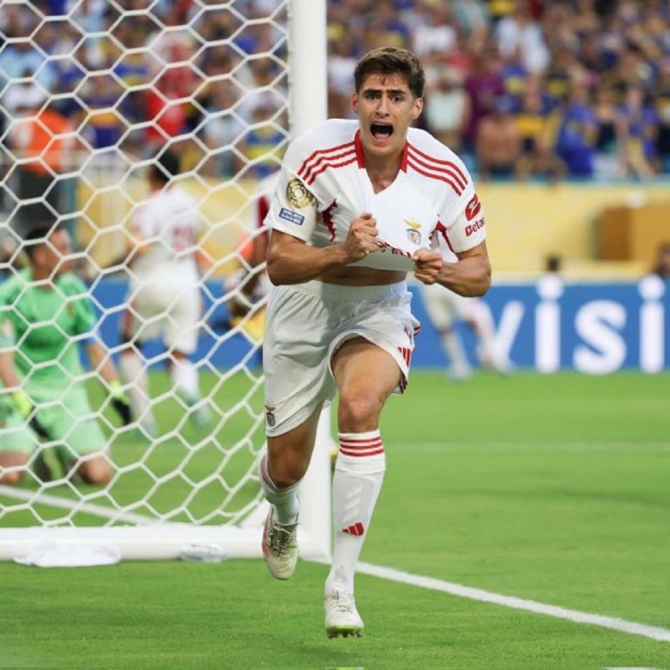Golo do Benfica por António Silva.

Que orgulho neste menino.