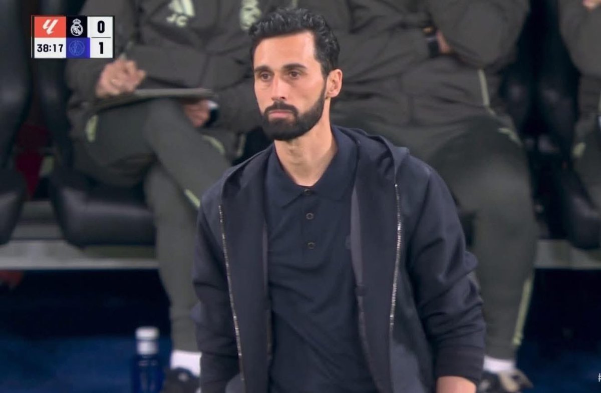 ساخر tweet media