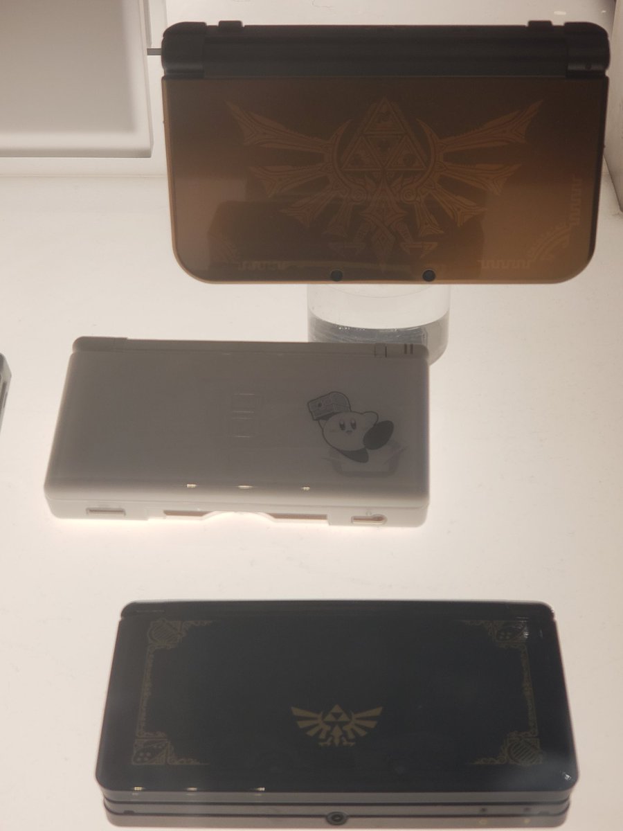 DatDereKirby's tweet photo. @TheOrangeOcean I was lucky enough to see it in Nintendo NYC last time I visited New York a few years back! https://t.co/L4voMYtcUk