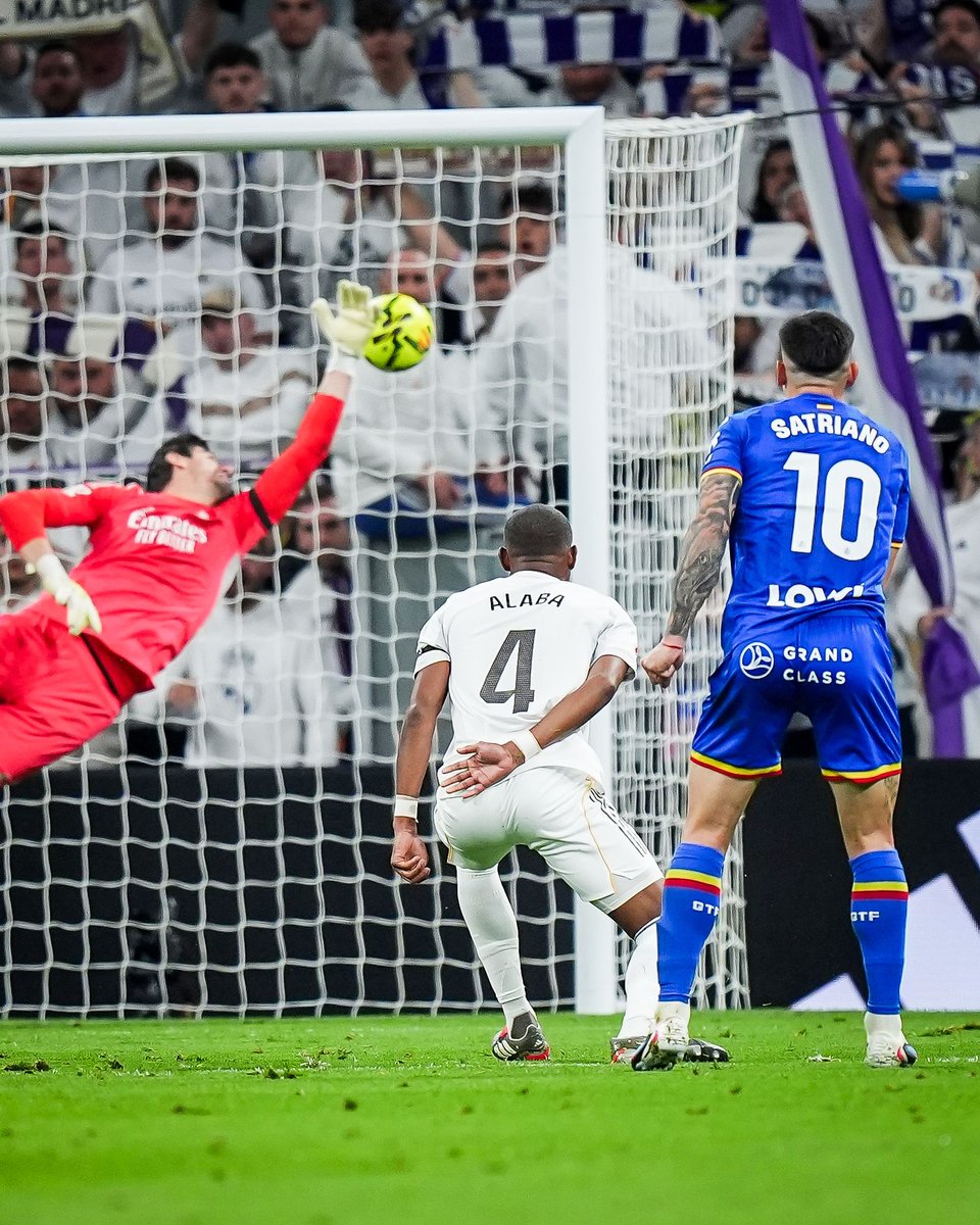 brfootball's tweet image. Getafe's Martín Satriano with a ridiculous volley to give them the lead over Real Madrid at the Bernabéu 😱