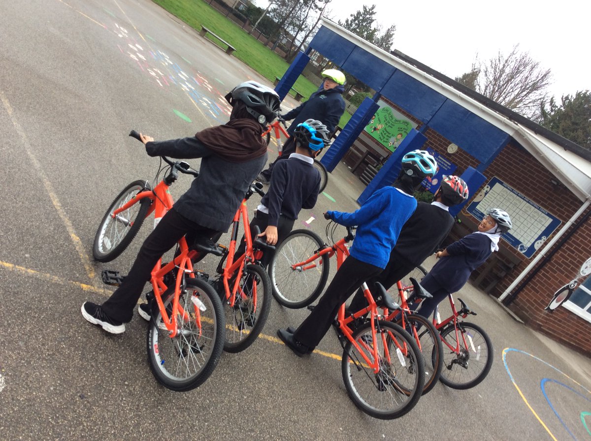 CromwellPrimary's tweet photo. Thank you to @TAWSociety for delivering Bikeability to Year 4 pupils. 
#cycling #fun https://t.co/b30Gj74j8I