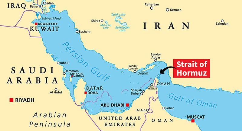 finanzfuchs99's tweet photo. 🇮🇷 Der Iran erklärt die Straße von Hormus offiziell für geschlossen. Laut staatlichen Angaben werde jedes Schiff, das die Passage nutzt, als Ziel betrachtet.

Die Straße von Hormus ist eine der wichtigsten Handelsrouten der Welt: Rund 20 % des globalen Öltransports laufen durch diese Meerenge. Eine Blockade hätte massive Auswirkungen auf Energiepreise und Weltwirtschaft.

Internationale Reedereien reagieren bereits mit erhöhter Vorsicht. Versicherungsprämien für Tanker könnten stark steigen, alternative Routen sind begrenzt und deutlich teurer.

Die USA und ihre Verbündeten haben in der Vergangenheit betont, dass sie die „Freiheit der Schifffahrt“ in der Region sichern wollen. Eine militärische Konfrontation wäre daher nicht ausgeschlossen, sollte die Drohung umgesetzt werden.

Die Lage bleibt angespannt. Eine tatsächliche Schließung würde die geopolitische Krise im Nahen Osten dramatisch verschärfen – mit direkten Folgen für Märkte, Energiepreise und globale Stabilität.