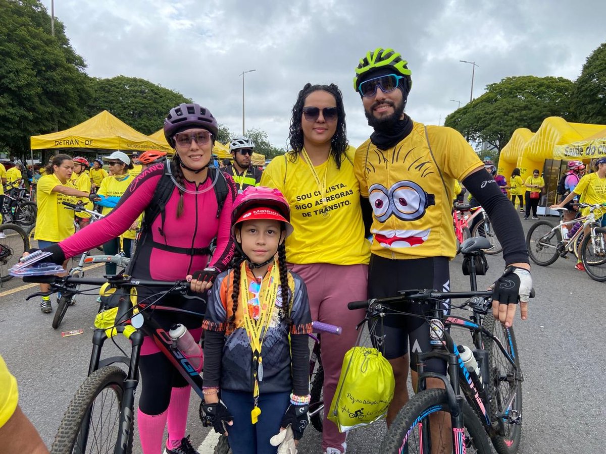 detrandfoficial's tweet image. #DetranDF realiza Passeio de Bike especial para celebrar o Dia da Mulher. 🚴‍♀️🌹🌷Evento acontecerá no dia 8 de março, a partir das 7h30, no estacionamento da Administração Regional do Paranoá.
Veja mais em: detran.df.gov.br/w/detran-df-re…