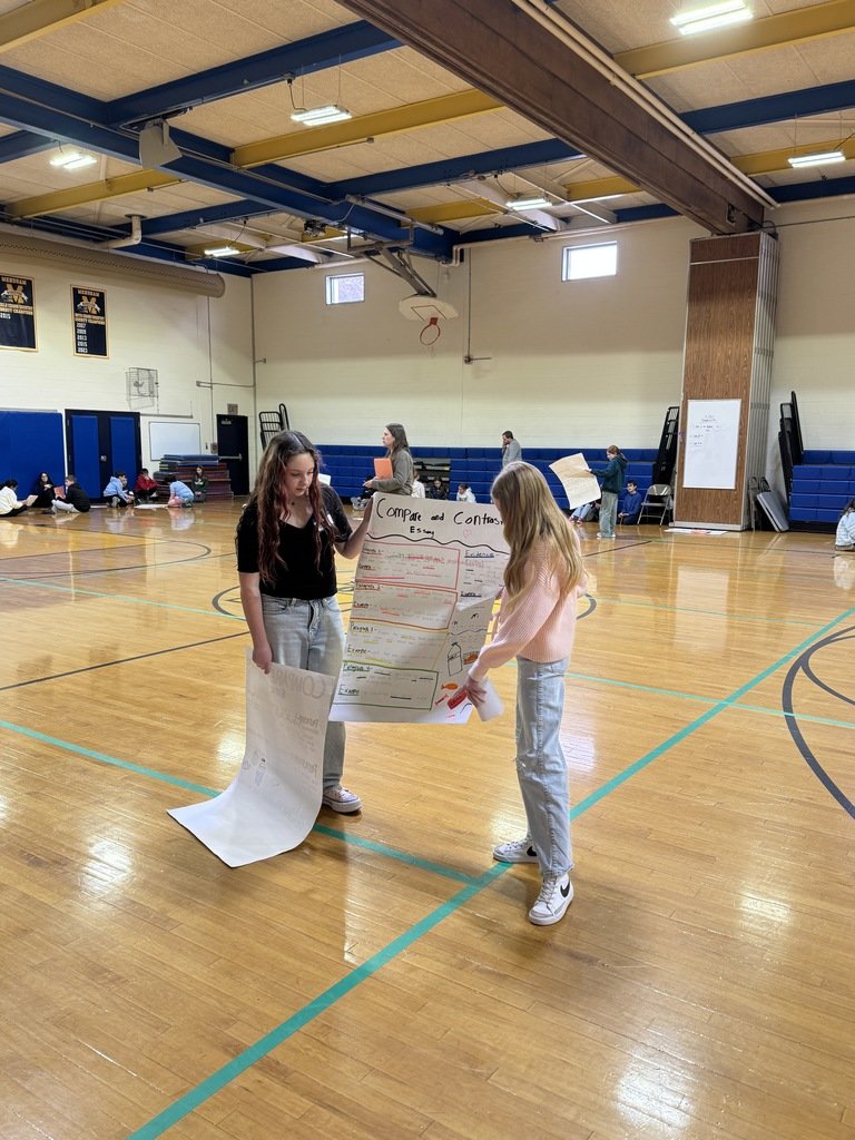 mendhamborosd's tweet photo. Mrs. Keaney's 6th grade Language Arts students took a turn as the teacher when they instructed 5th graders about how to write a compare and contrast essay. #lionspride #mountainview #mendhamborosd https://t.co/XFygVvy51p