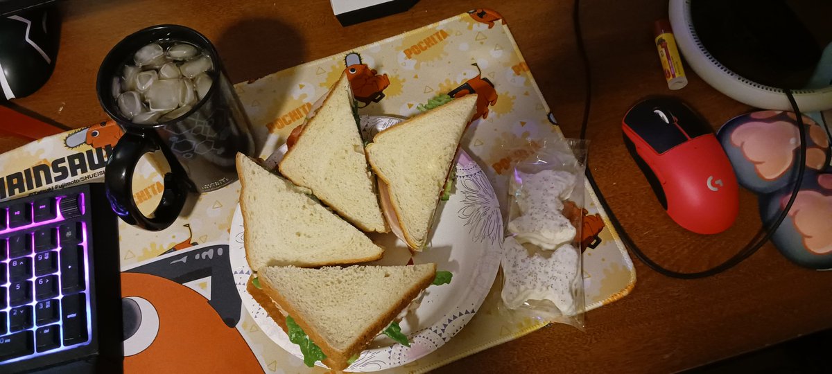 Do I make boywife lunches? >//w//<
