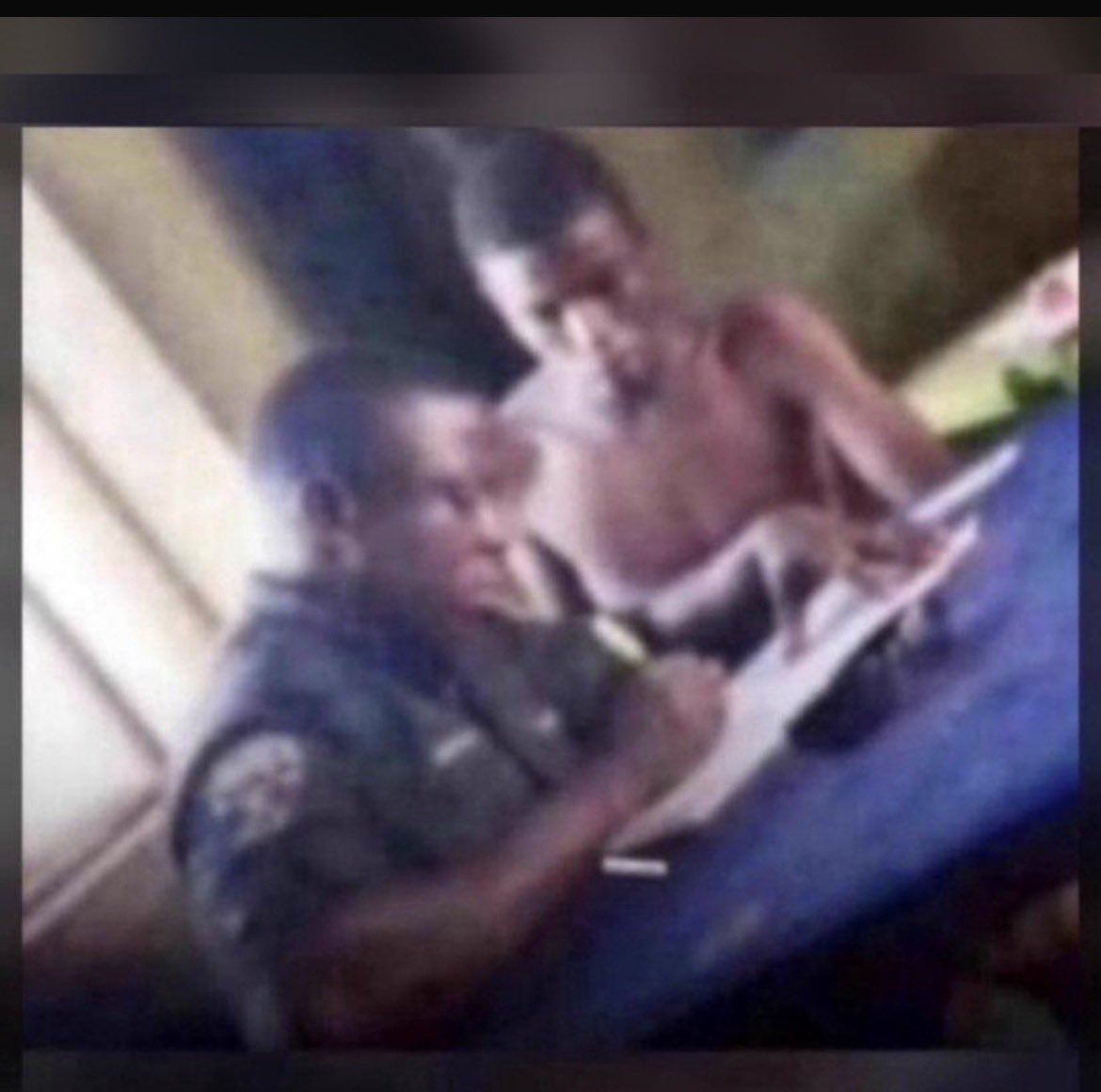 Officer no be watin happen you dey write 🙄 which one be say una shoot me gun e no enter