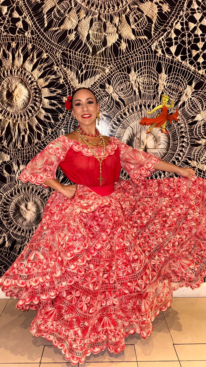 PatyluCaceres's tweet photo. En un mundo de grises, yo elijo el rojo 🌹 https://t.co/NpUiCGfM9T