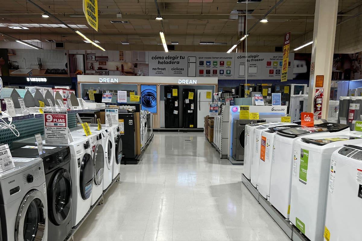Casi la mitad de los que compran electrodomésticos en cuotas tiene problemas para pagar a.ln.com.ar/4aYhRAT