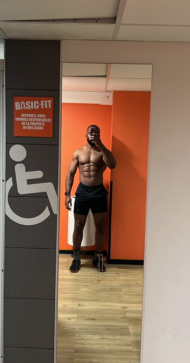 MfaHoemé tweet media