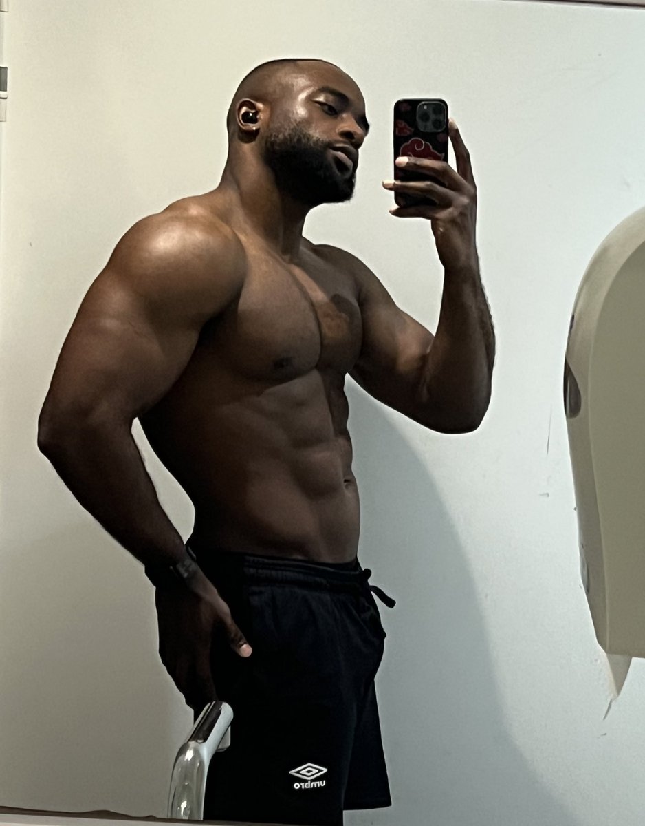 MfaHoemé tweet media